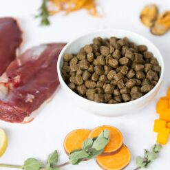 YDOLO Healthy and Pure Duck is hypoallergeen semi-moist hondenvoer met 75% vers eendenvlees voor optimale gezondheid